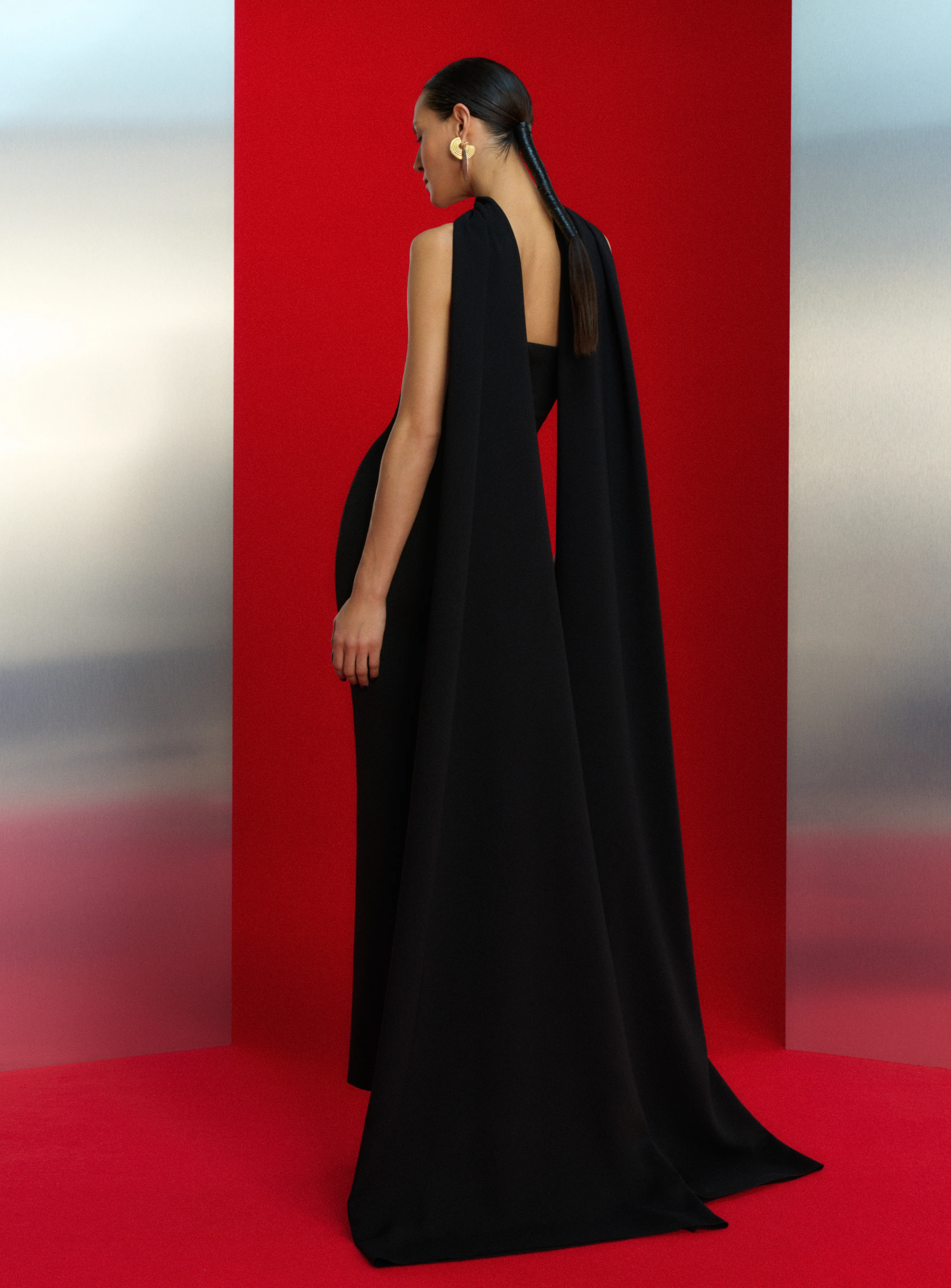 The Ainhoa Maxi Dress in Black - Image 3