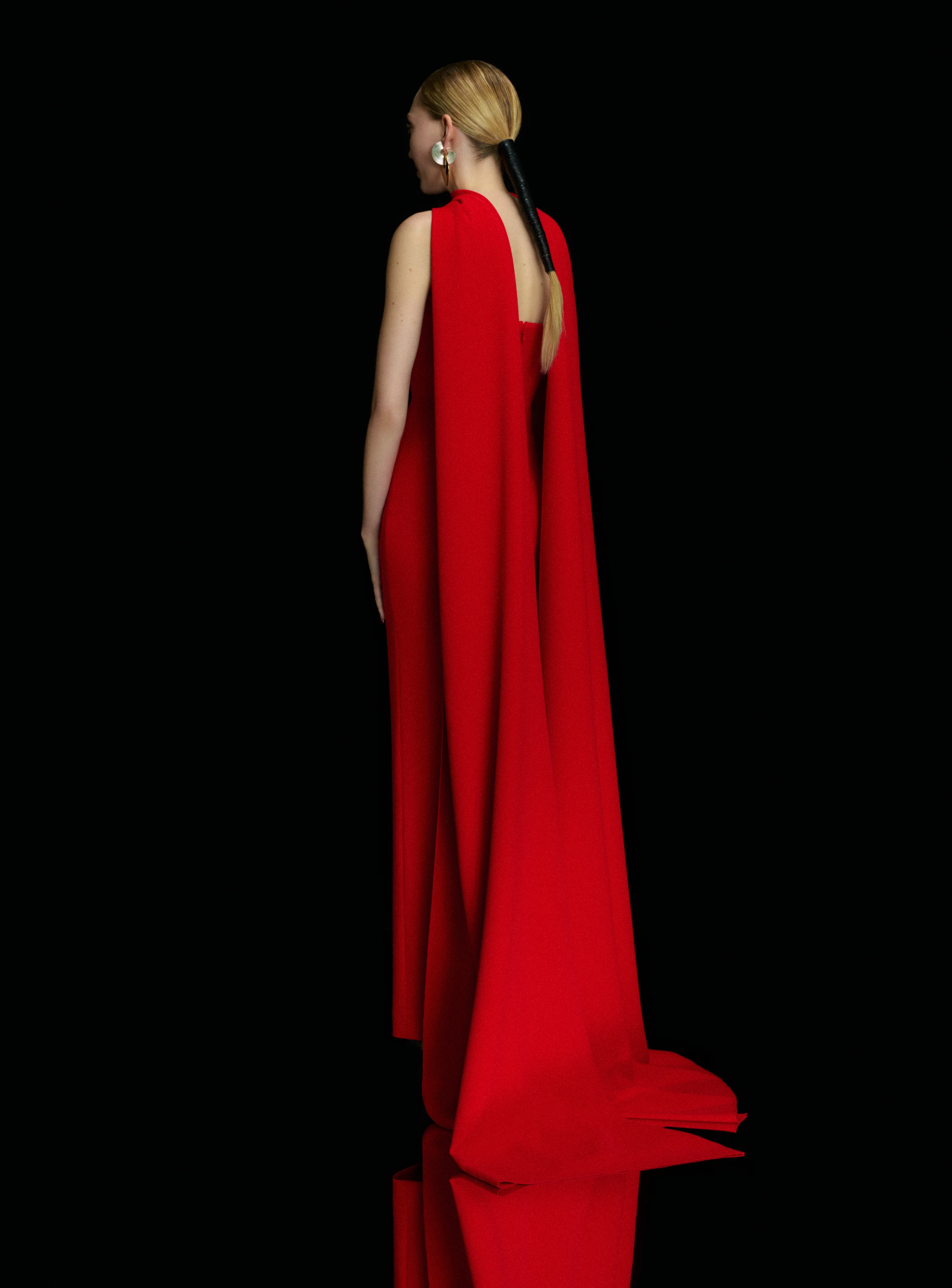 The Ainhoa Maxi Dress in Red - Image 3