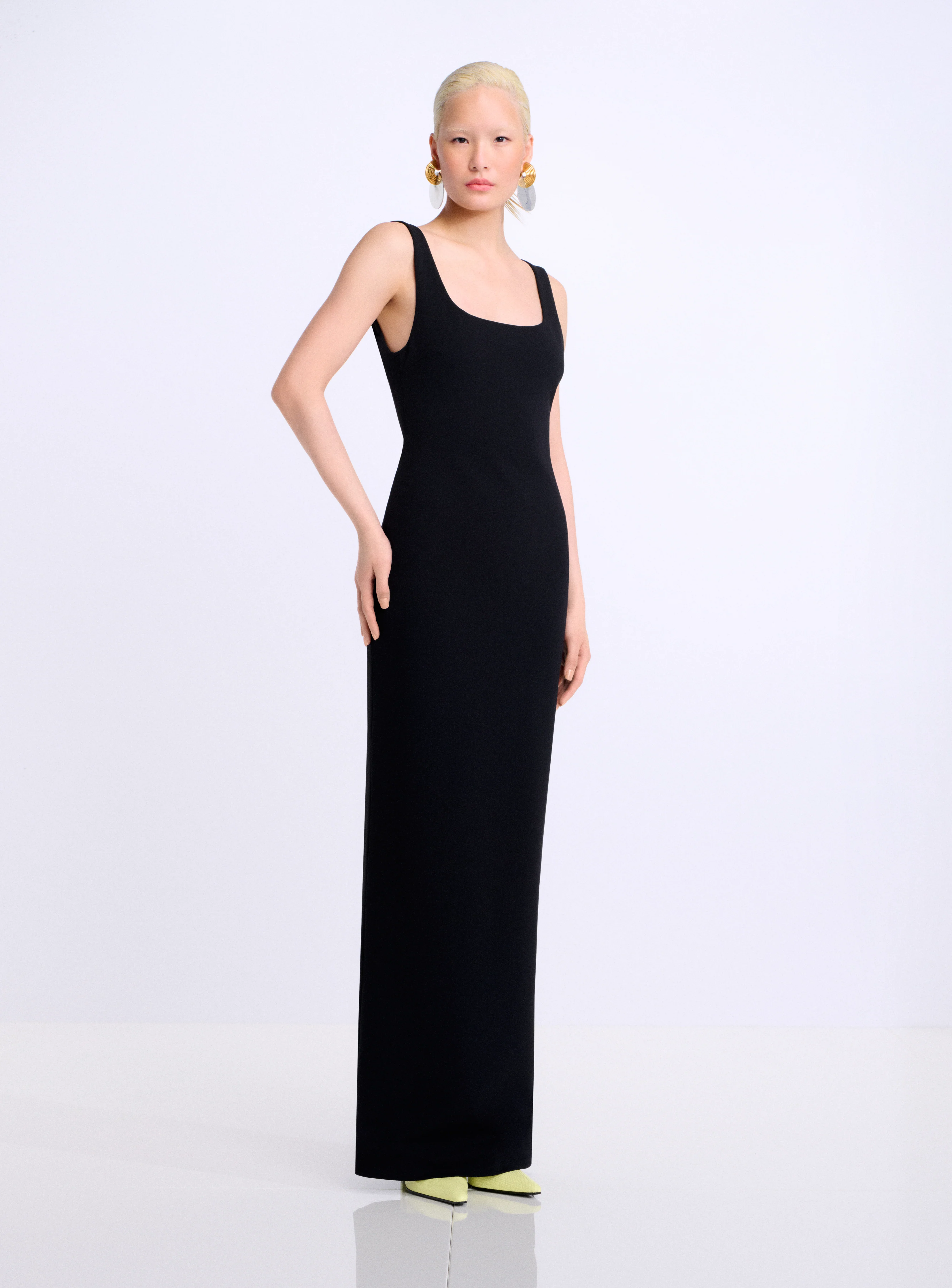 The Aneila Maxi Dress in Black - Image 2