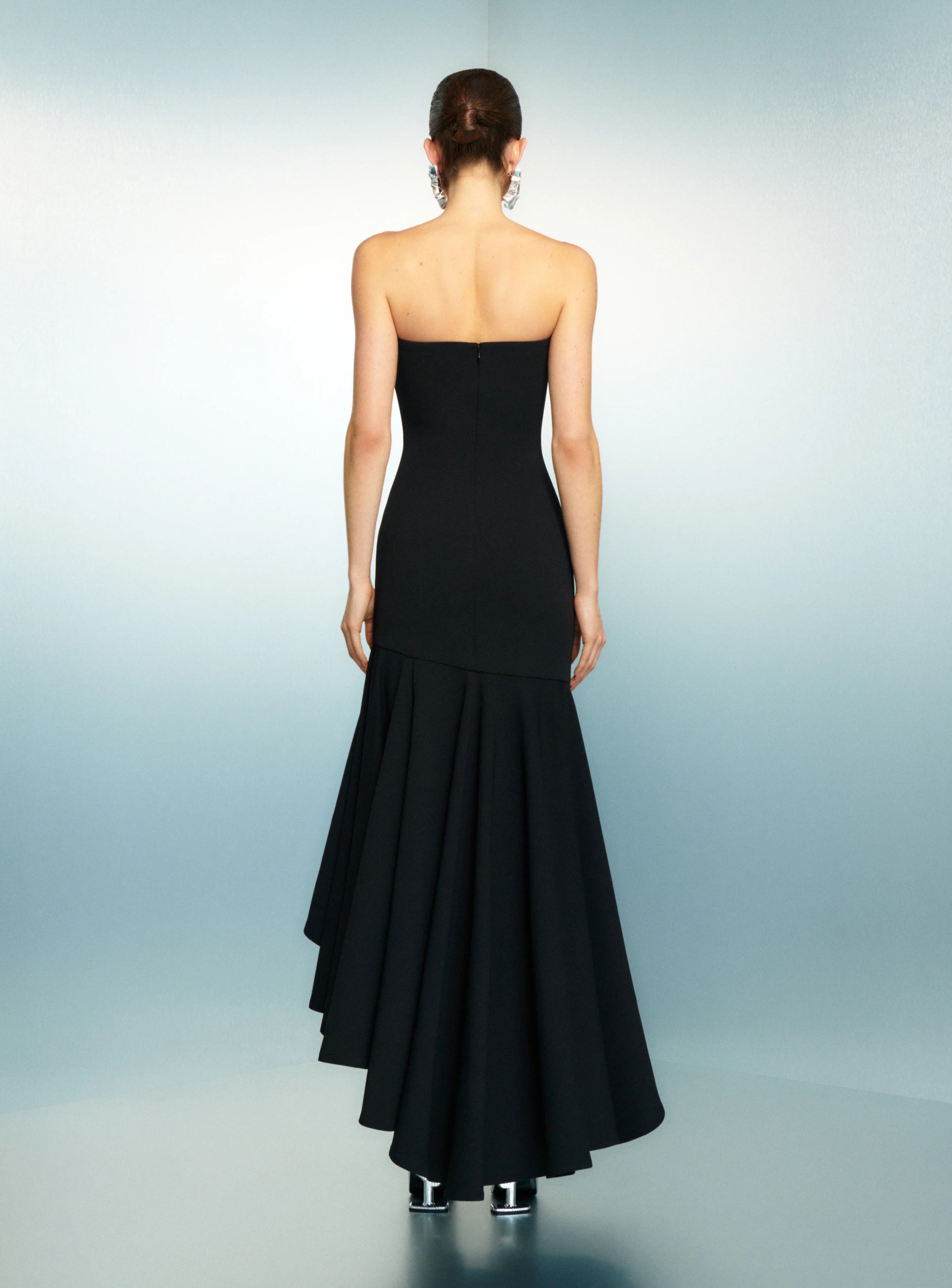 The Hani Maxi Dress in Black - Image 3