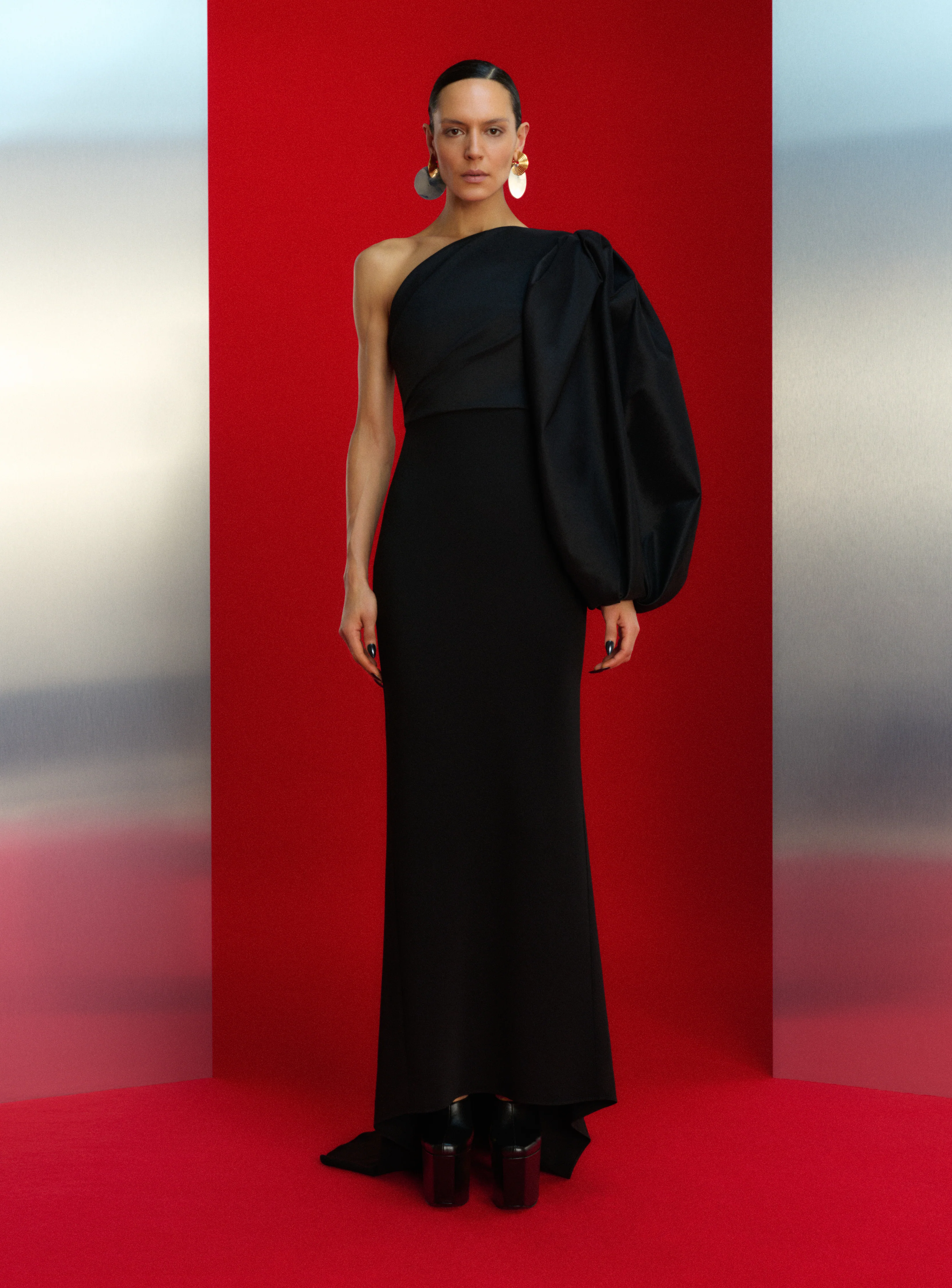 The Ivy Maxi Dress in Black - Image 3
