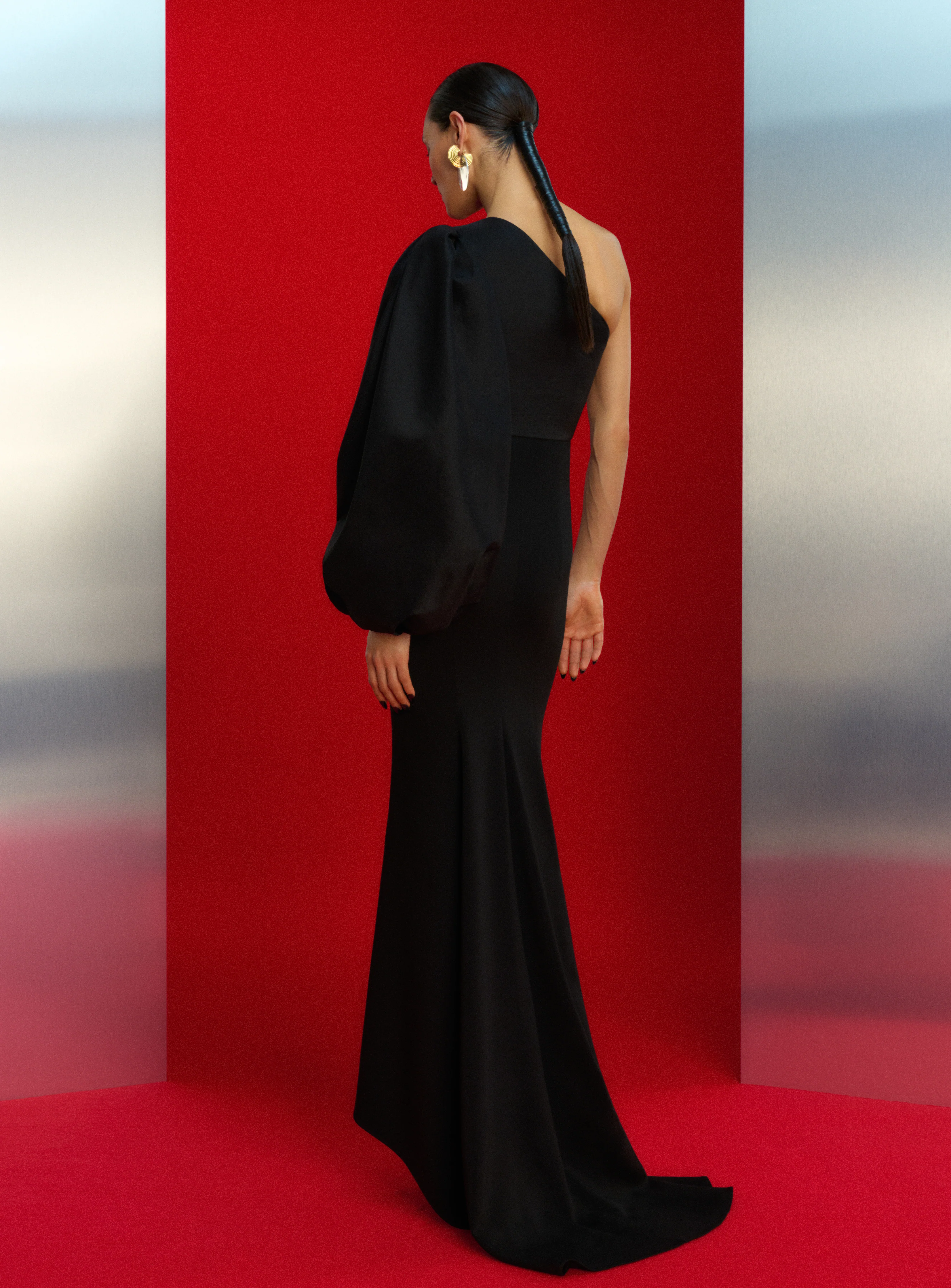 The Ivy Maxi Dress in Black - Image 4