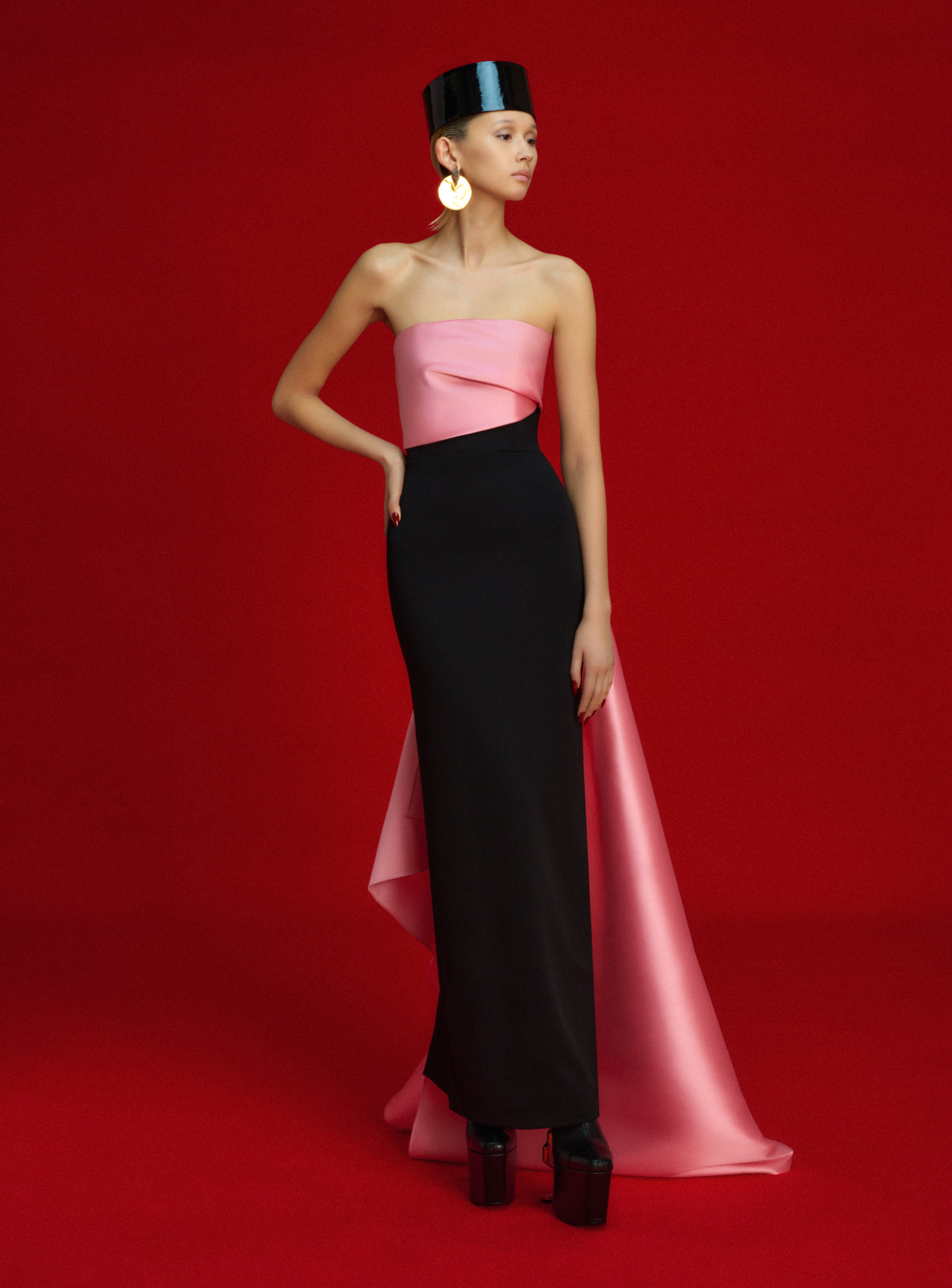 The Kinsley Maxi Dress in Soft Pink and Black - Image 4