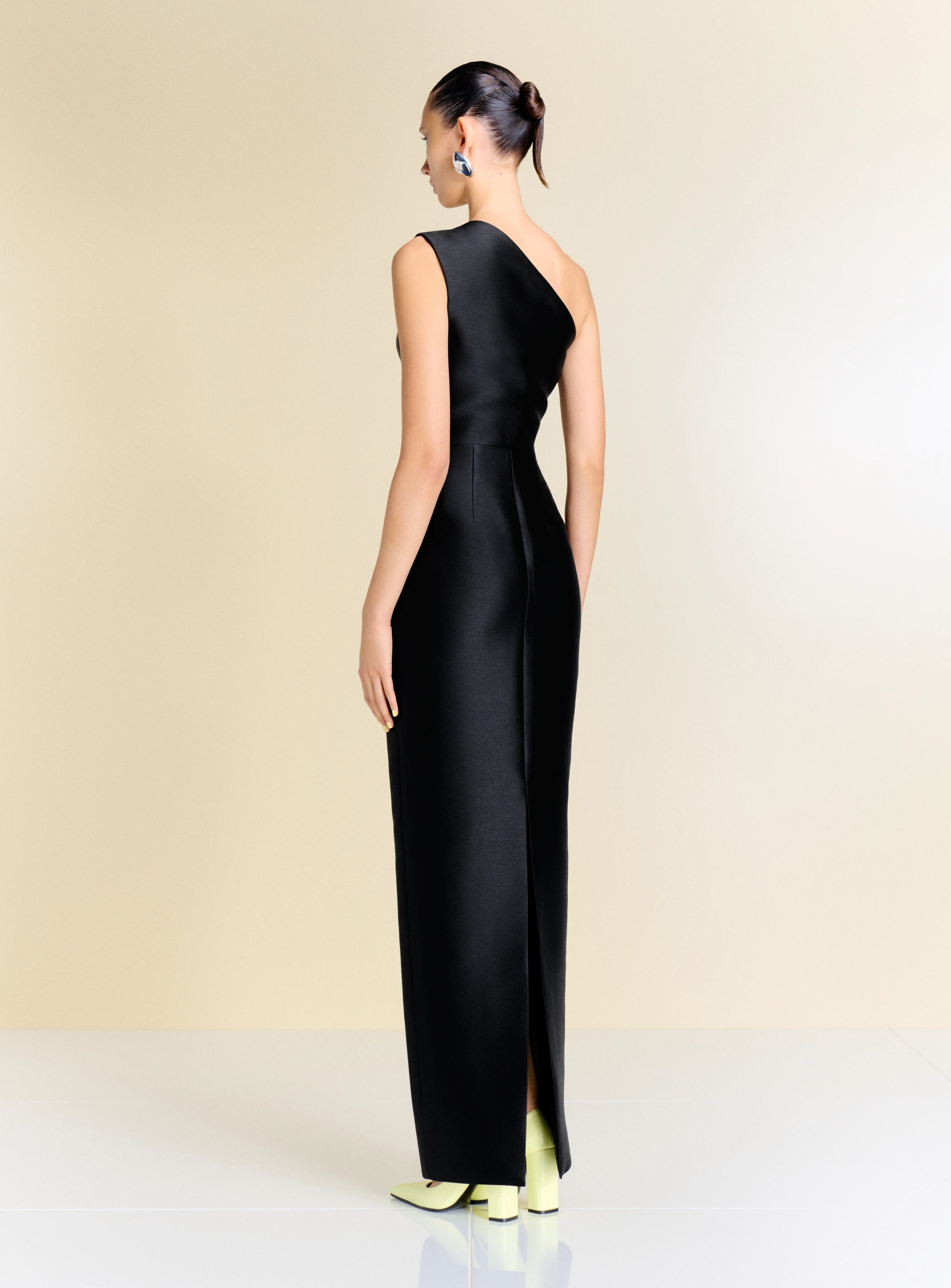 The Kira Maxi Dress in Black - Image 4