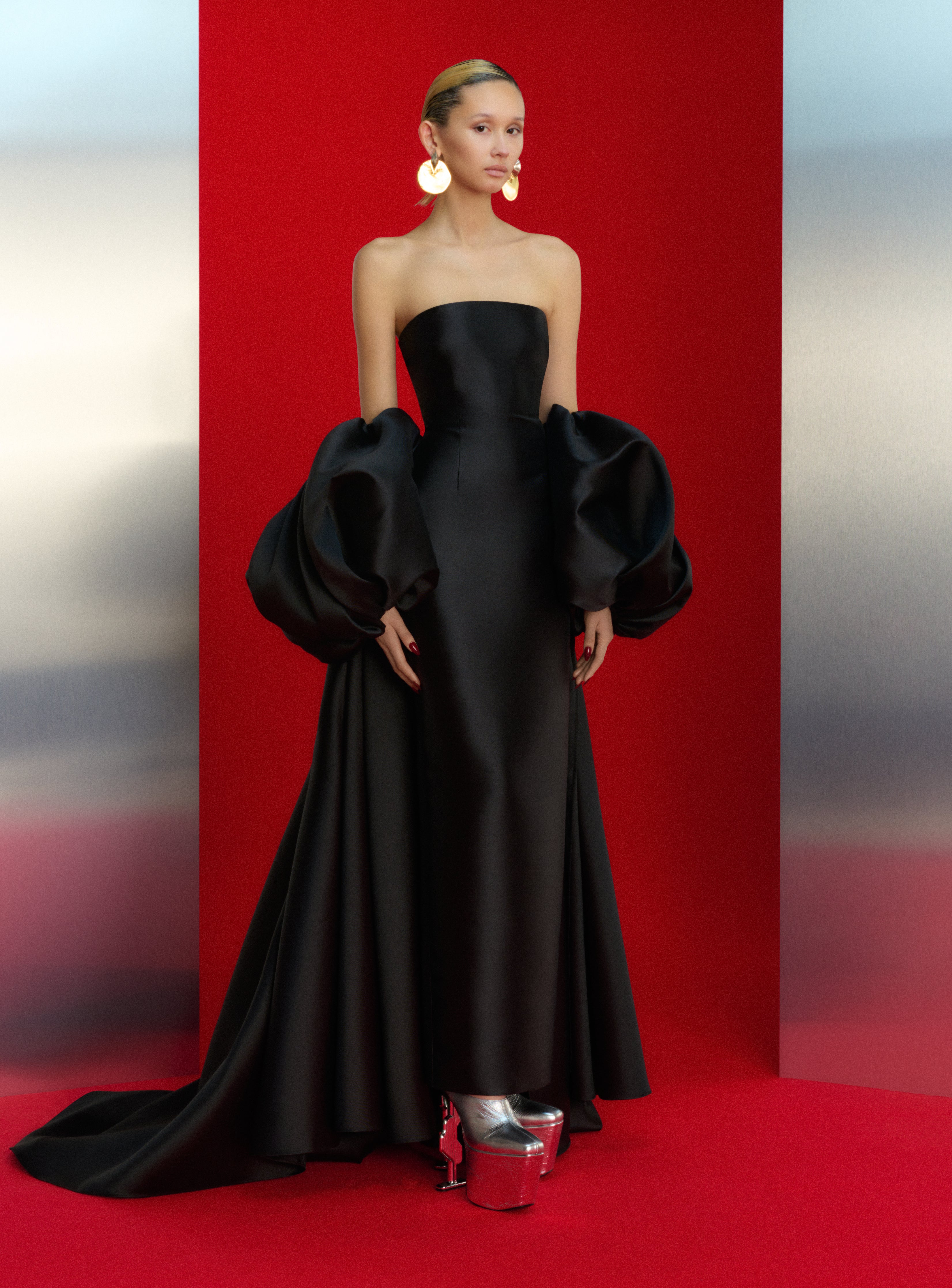 The Lea Maxi Dress in Black - Image 3