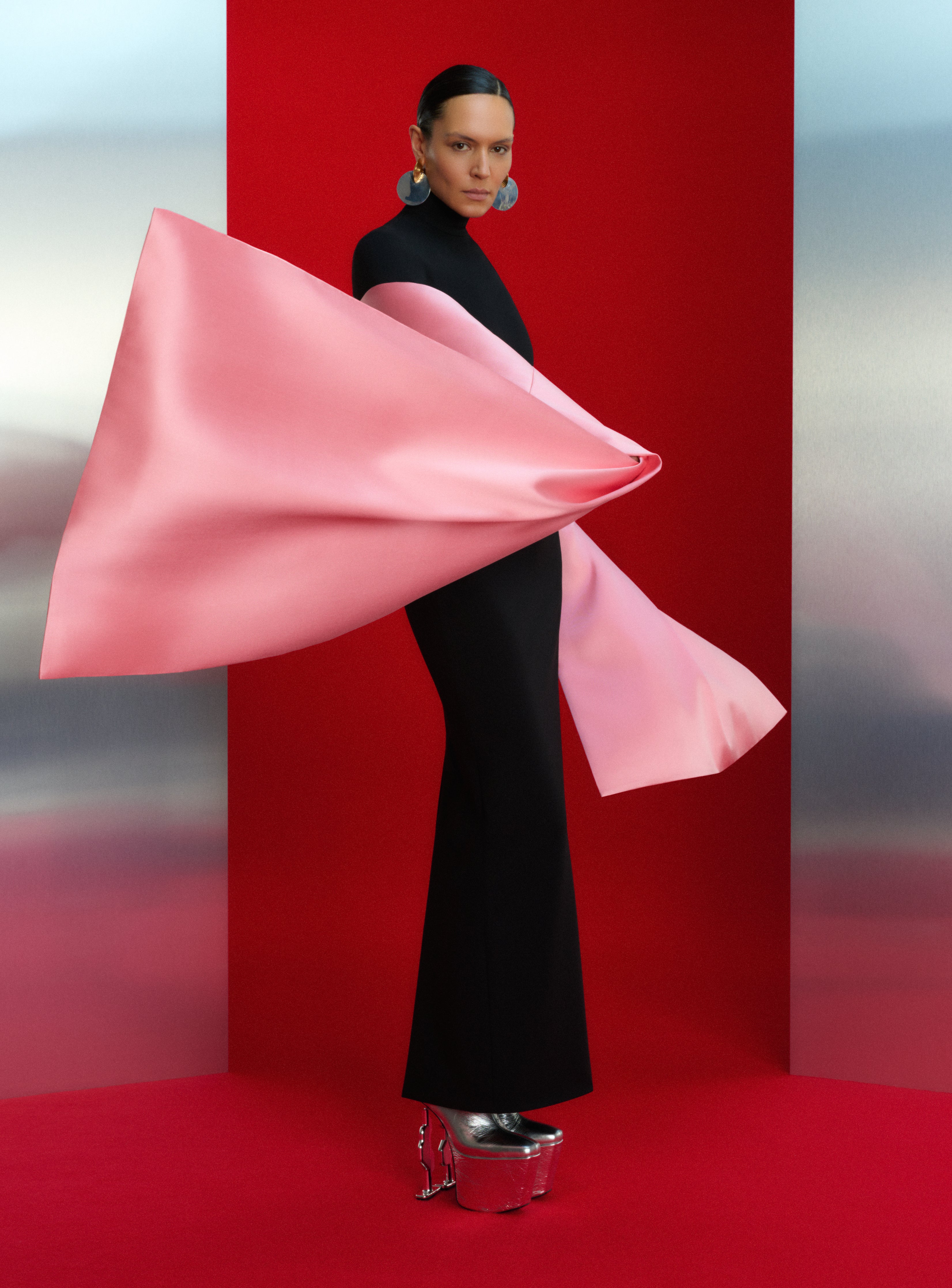 The Lyana Maxi Dress in Soft Pink and Black - Image 2