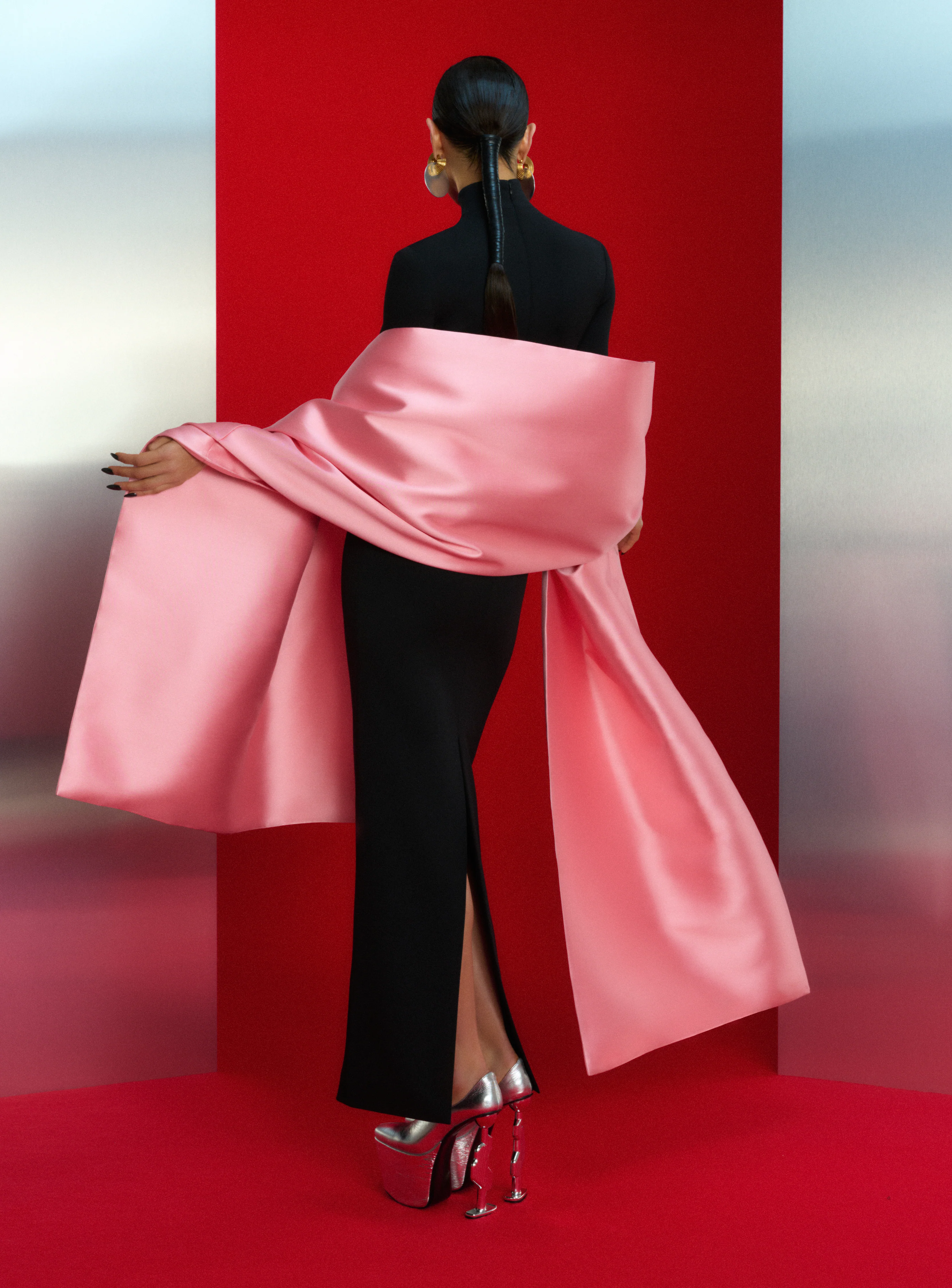 The Lyana Maxi Dress in Soft Pink and Black - Image 3