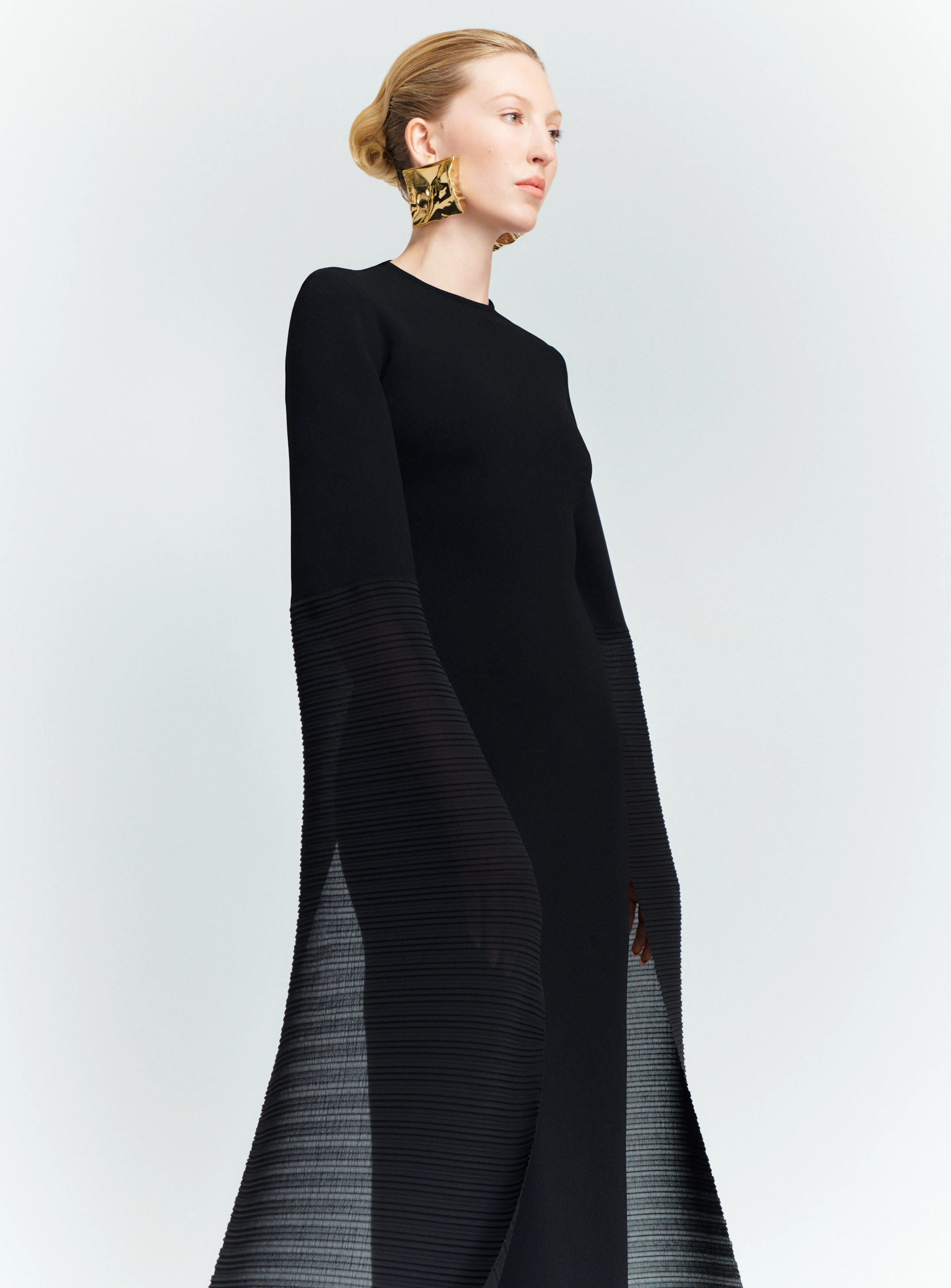 The Naomi Maxi Dress in Black - Image 3