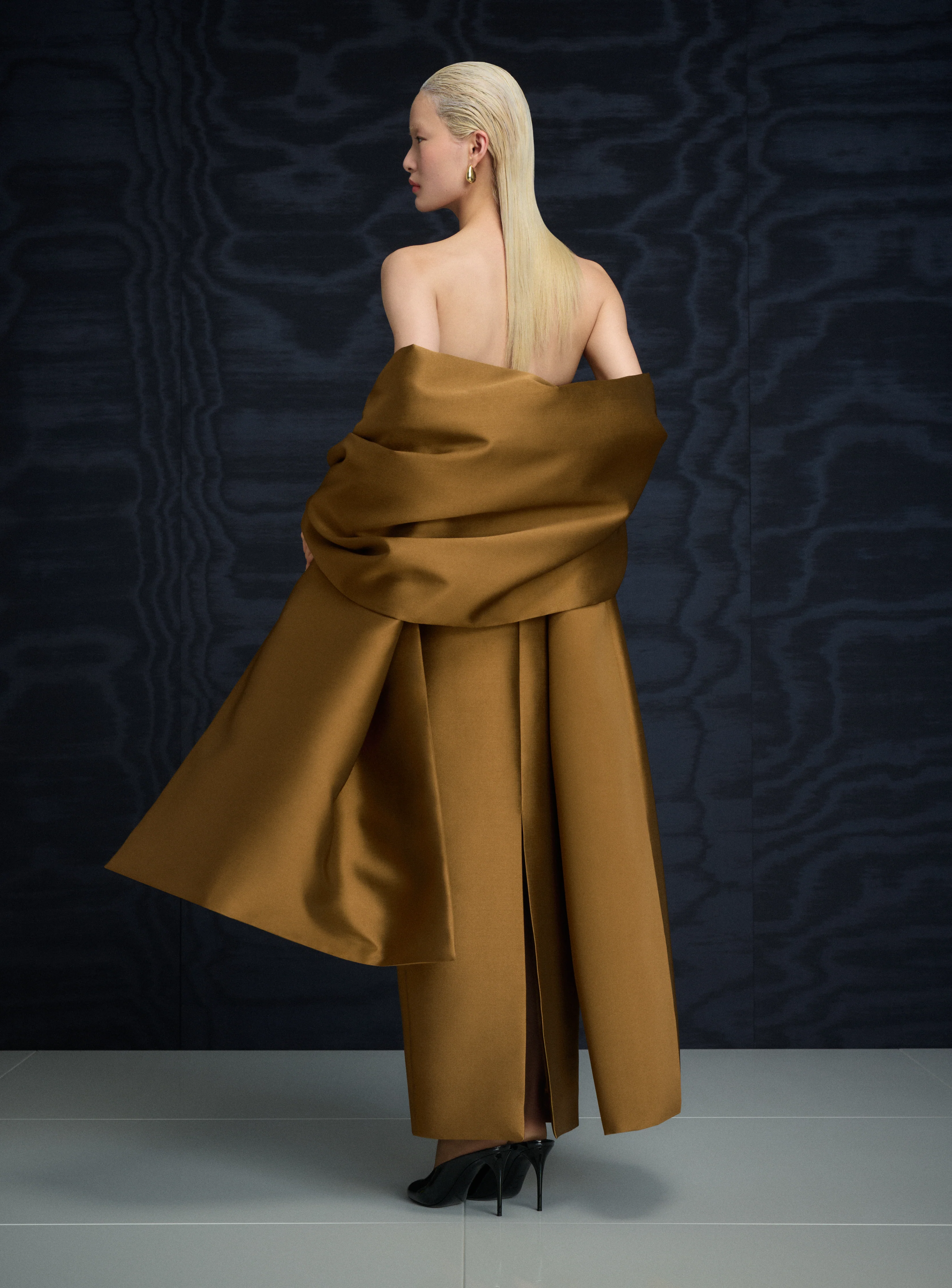 The Renee Midaxi Dress in Gold - Image 3