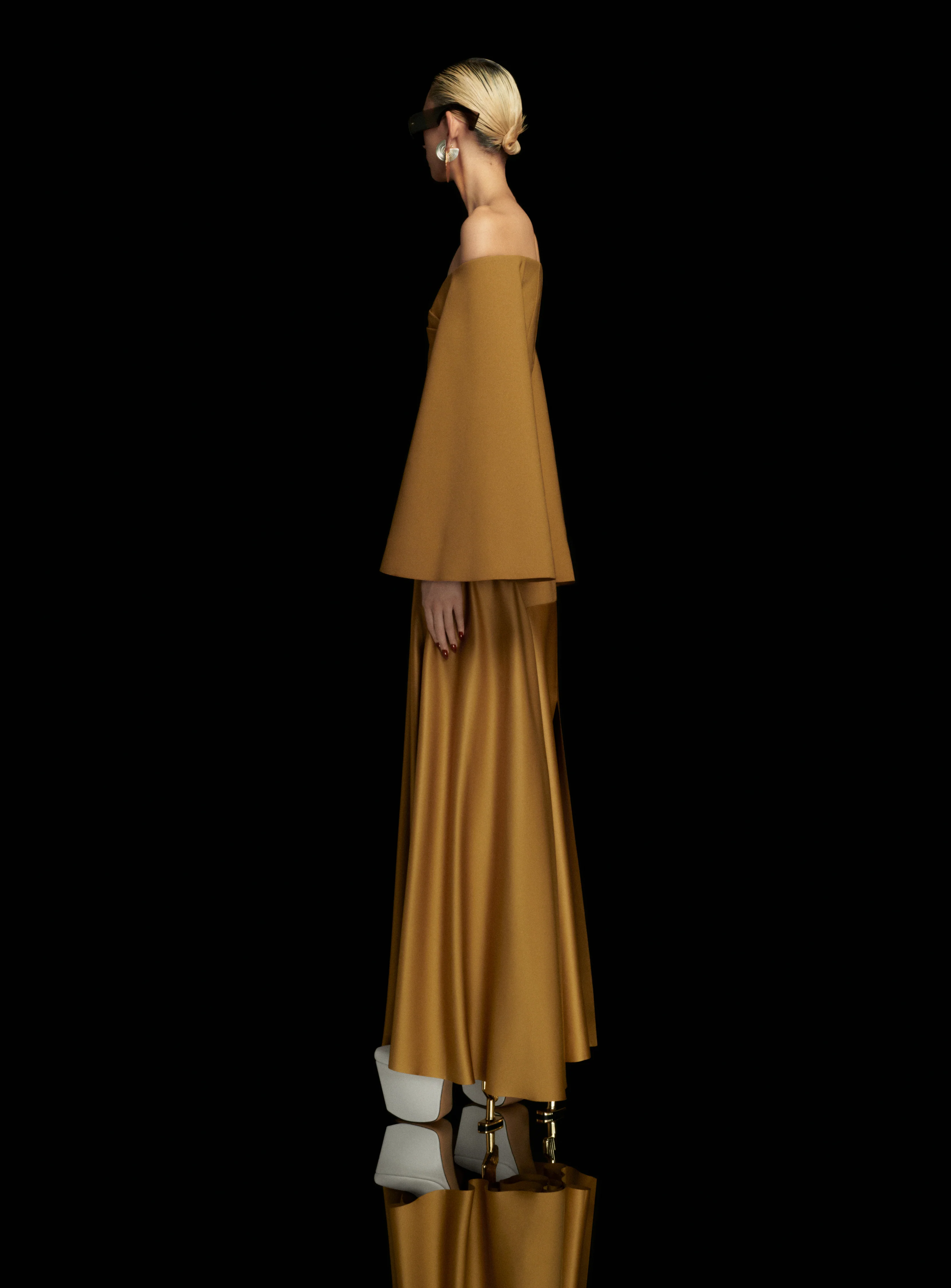 The Rina Maxi Dress in Gold - Image 4