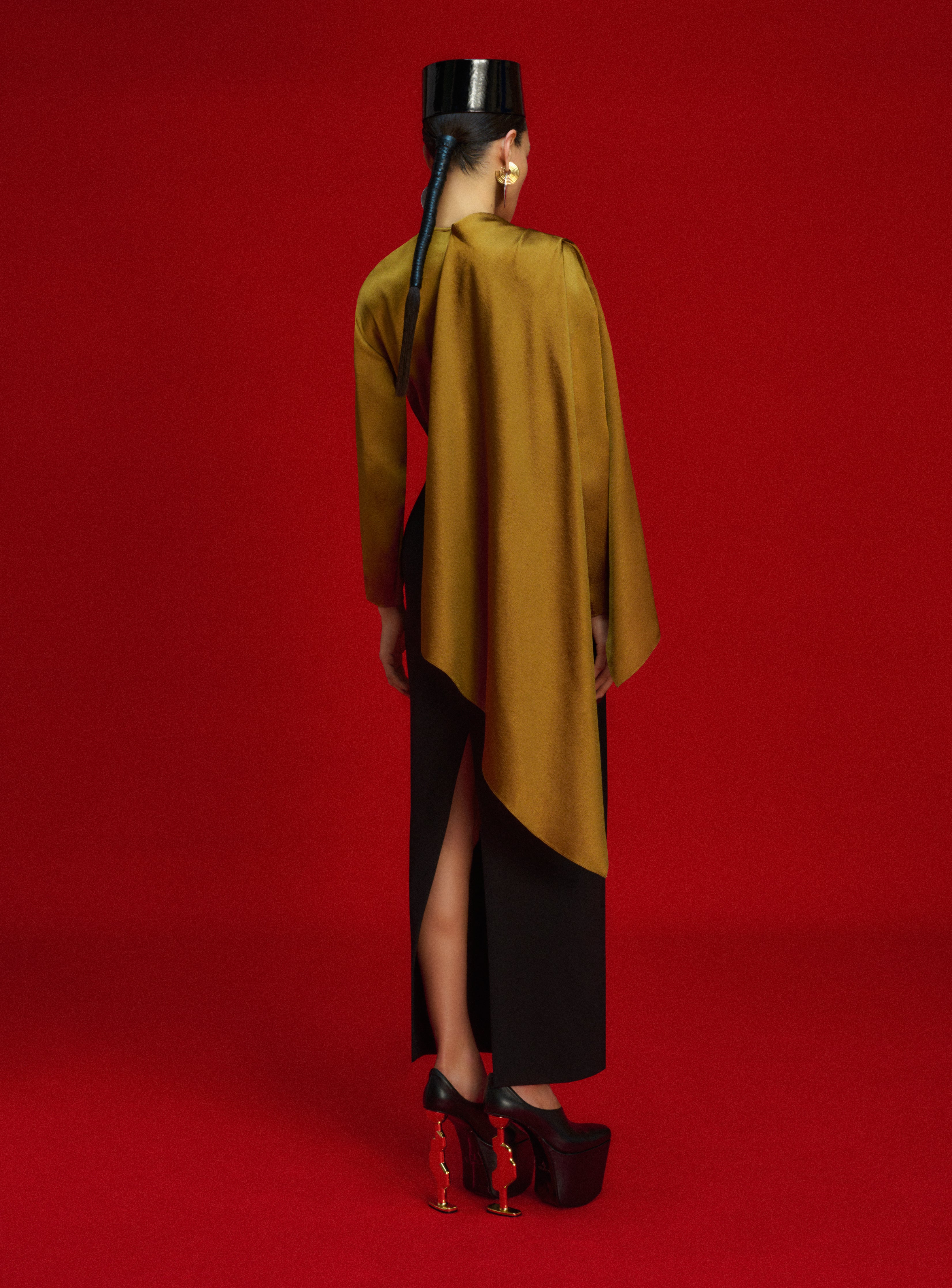 The River Maxi Dress in Gold and Black - Image 3