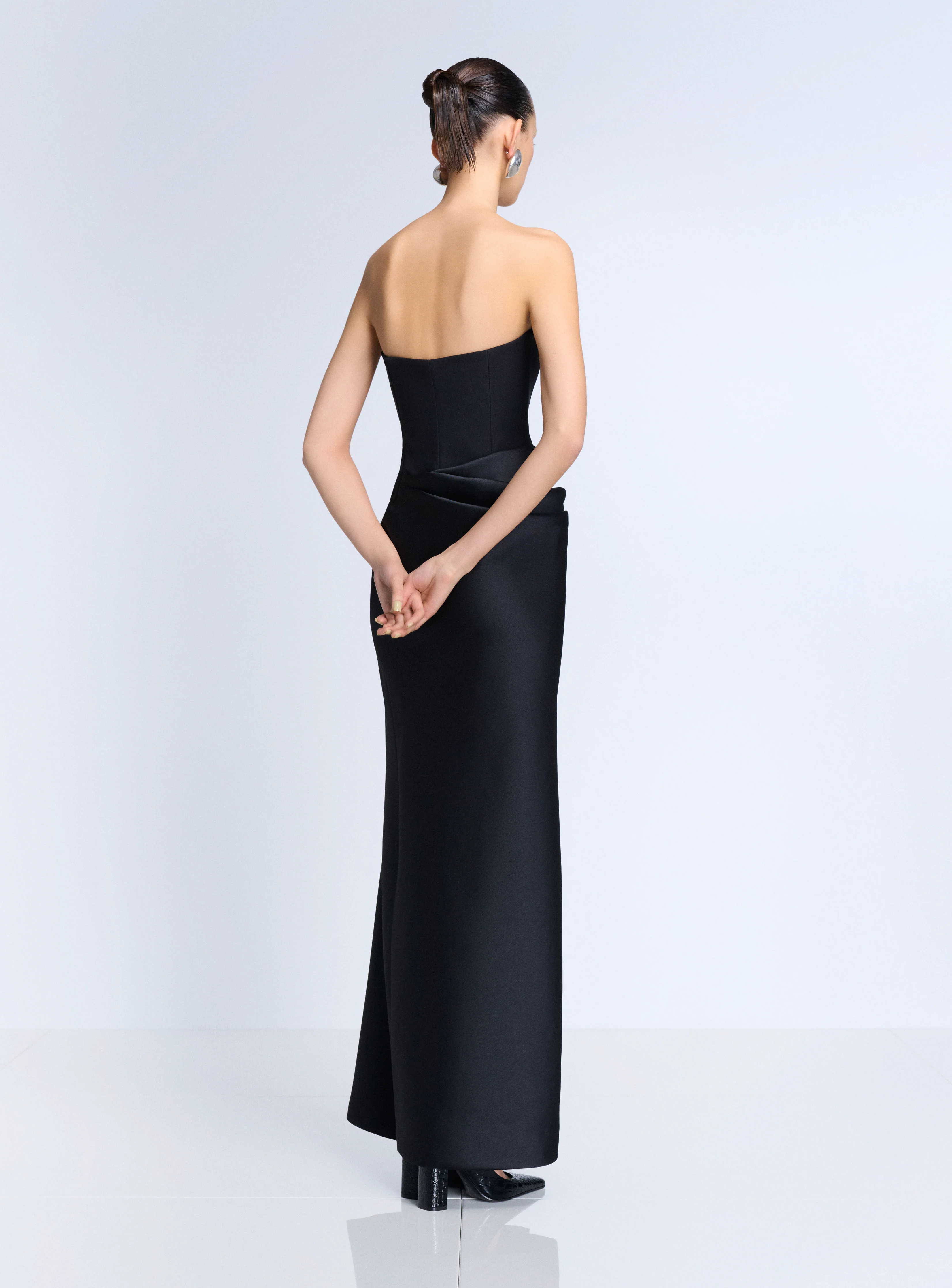 The Seri Maxi Dress in Black - Image 4