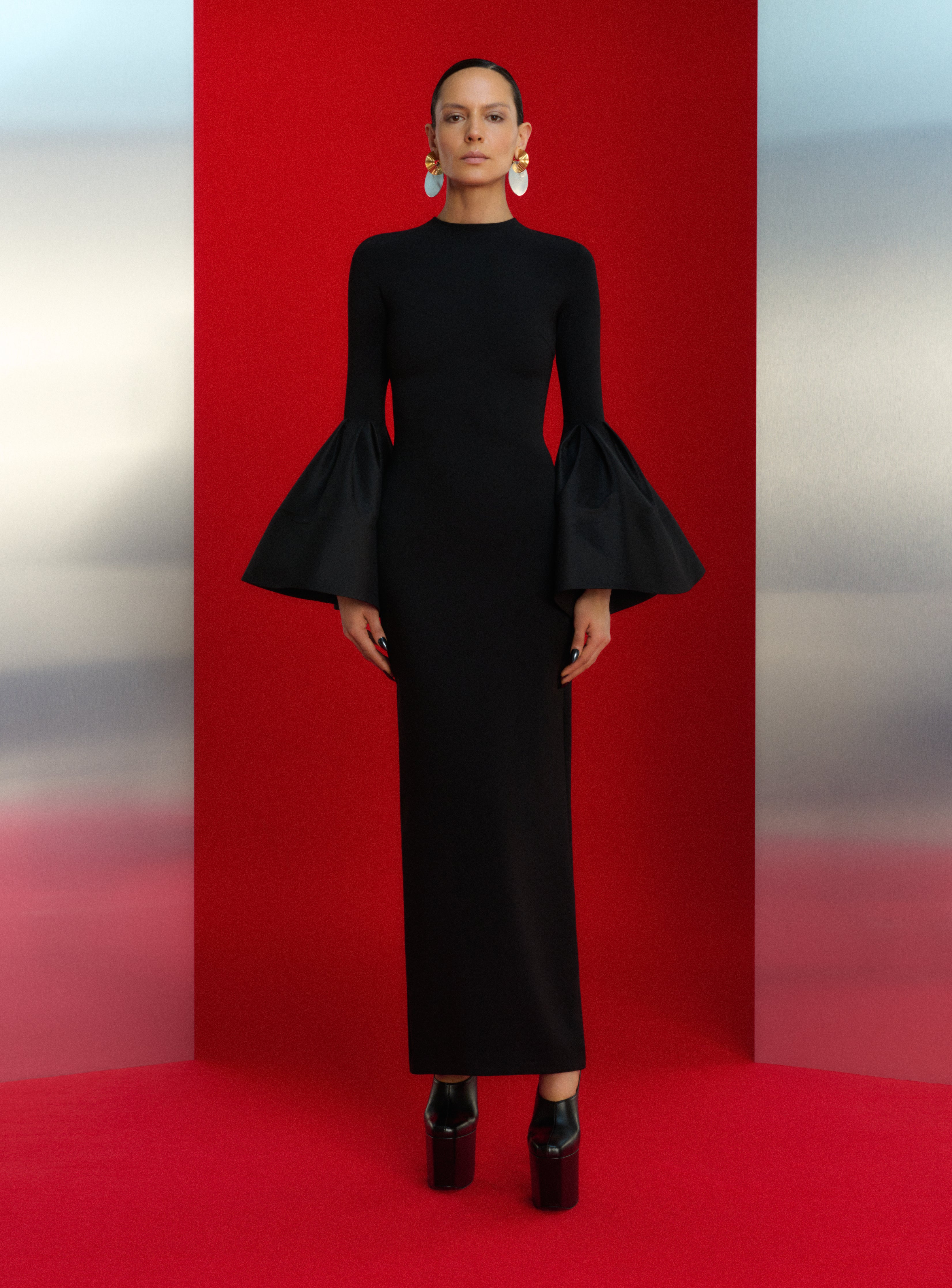 The Suri Maxi Dress in Black - Image 4
